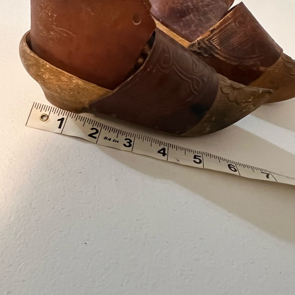 Antique hand-carved child size ‘sabots’ - Picture 8 of 9